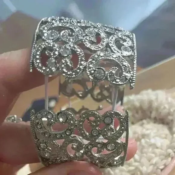 Chunky Silver tone sparkling rhinestone bangle bracelet fillagree detail - Picture 4 of 6